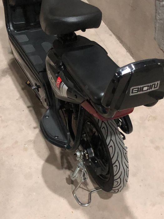 Elektroni skuter sotiladi