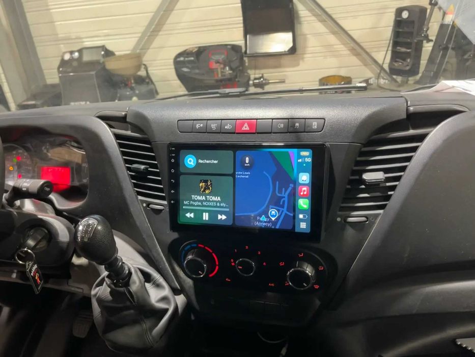 Navigație Android 15 Iveco Daily 4GB RAM – CarPlay, Android Auto, QLED