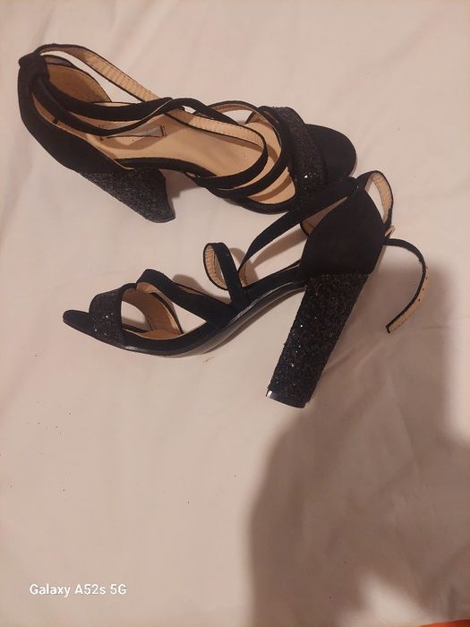 Sandale nr 37 de ocazie