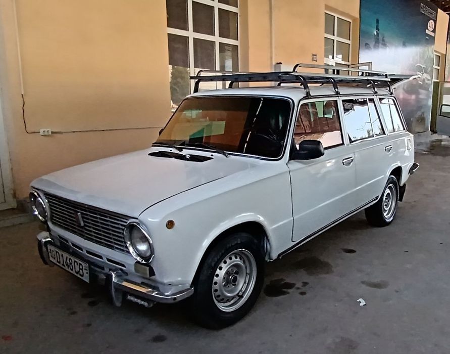 VAZ 2102  yili  1977