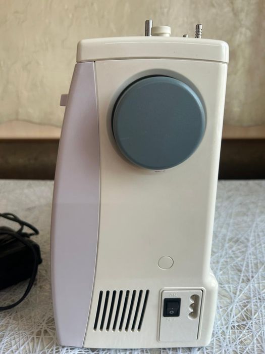 Швейная машинка Janome 423s