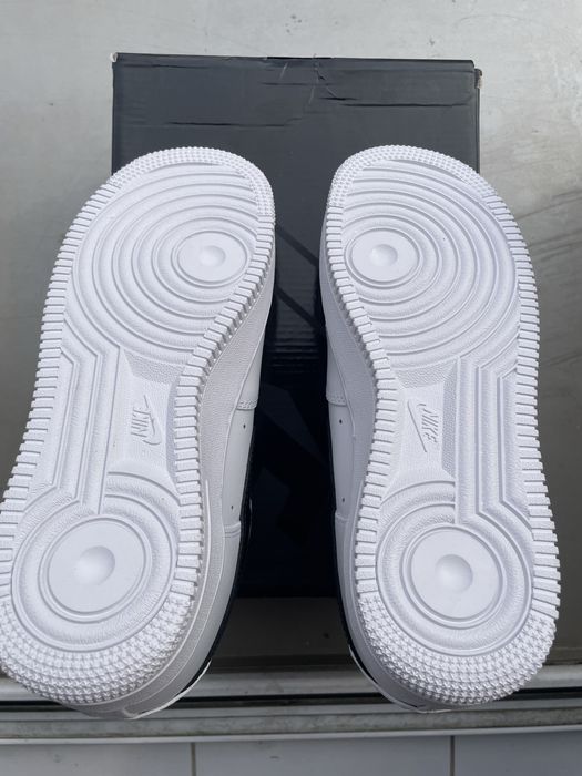 Air Force 1 Supreme White and Black Mărimile 41,42,43