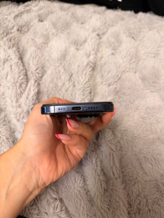 iPhone 15 pro (128gb)