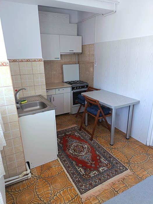 Închiriez apartament