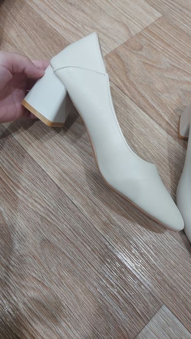 Продам туфельки новые, размер 35