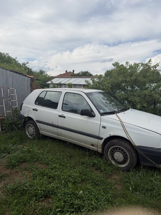 Продавам голф 3 1.9 дизел