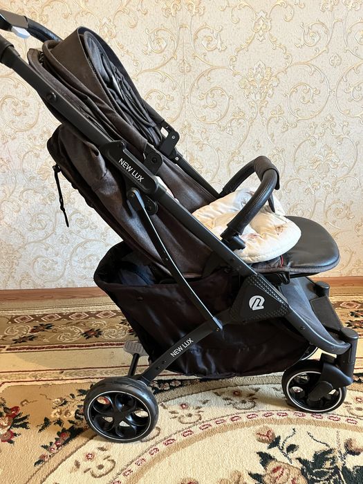 Коляска б/у в отличном состоянии