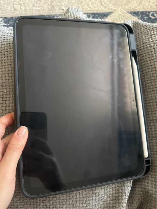 iPad A16 на гарантии 1 год