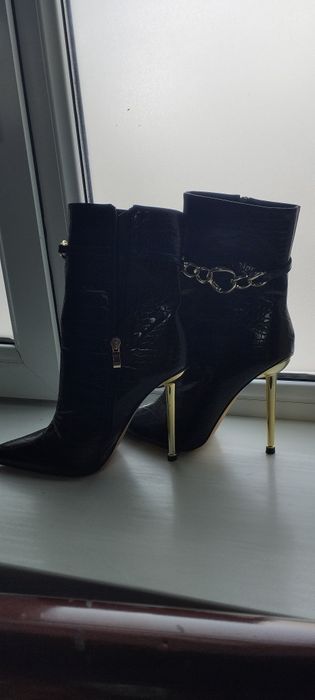 Продам срочно сапожки.