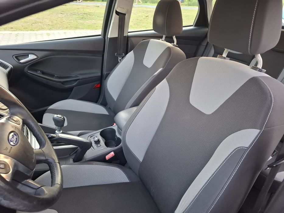 Vând ford focus linie crom