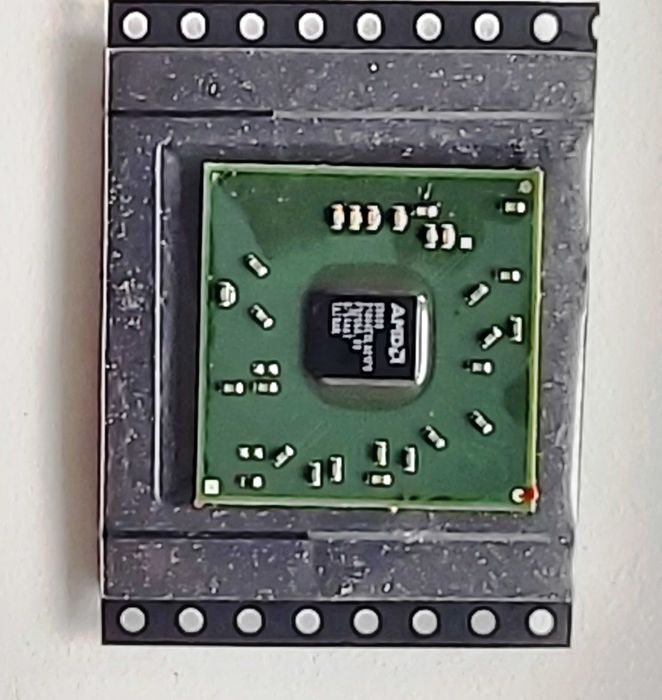Процесор – AMD  - чисто нов  ( на снимките  )