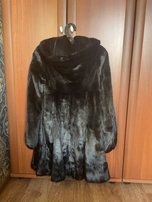 Продам шубу норковую