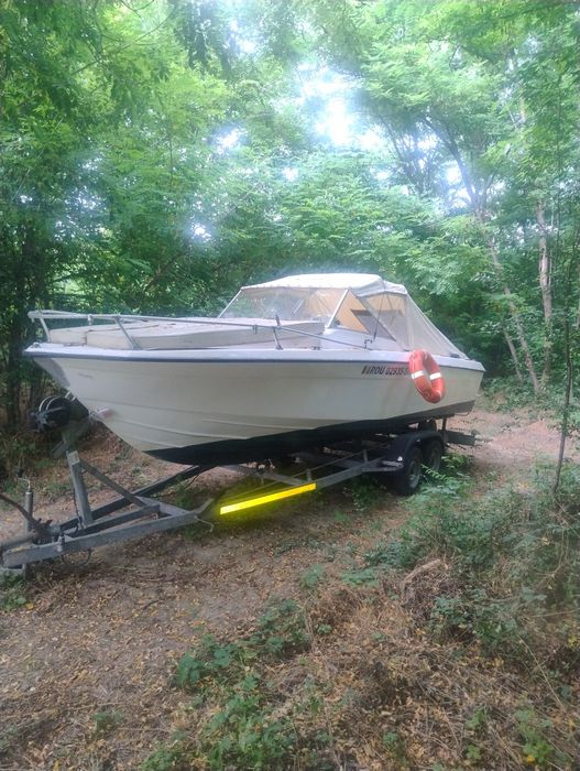 Barca cu motor inboard Diesel