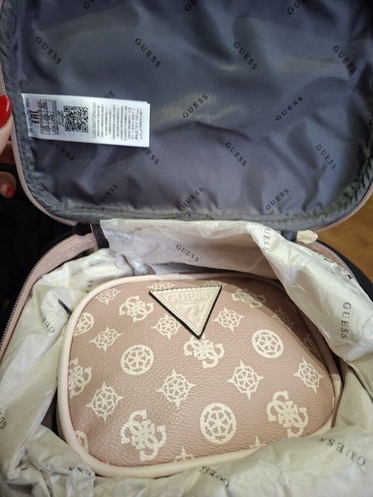 Комплект несесери Guess