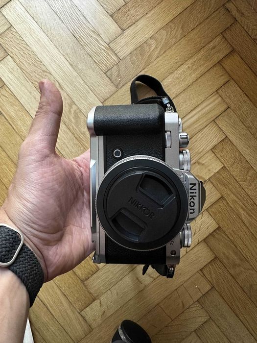 Nikon ZFC kit 16-50mm + Grip + UV filter