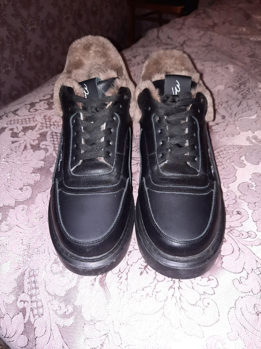 Кроссовки зимние