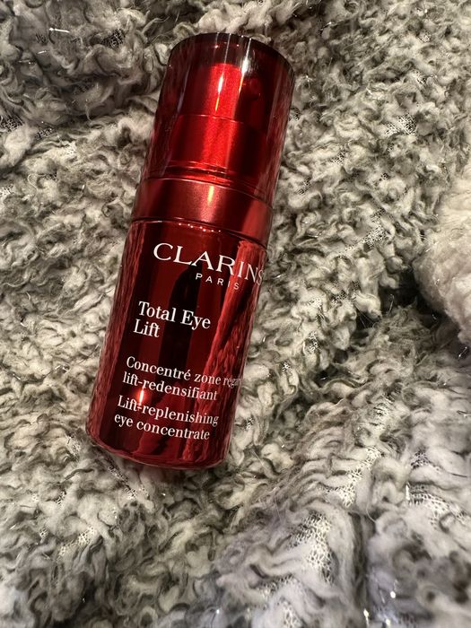 Кремове и серуми за лице Eisenberg и Clarins