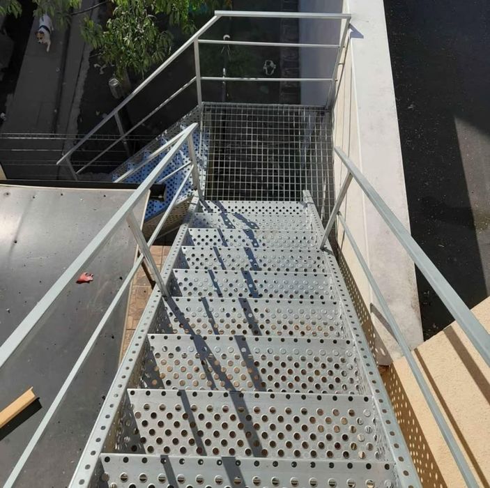 scarii metalice zincate exterioare și pentru incendii , ntulu

Vindem și trepte !! Pentru mai multe detalii sunați la la numărul de telefon 0793622988