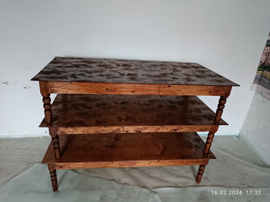 Стол. Джоза. Напольный стол.