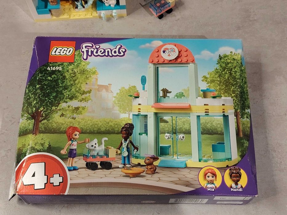 Lego Friends 41695 Clinica animalelor. Lego a fost construit o singura data si este ca nou.