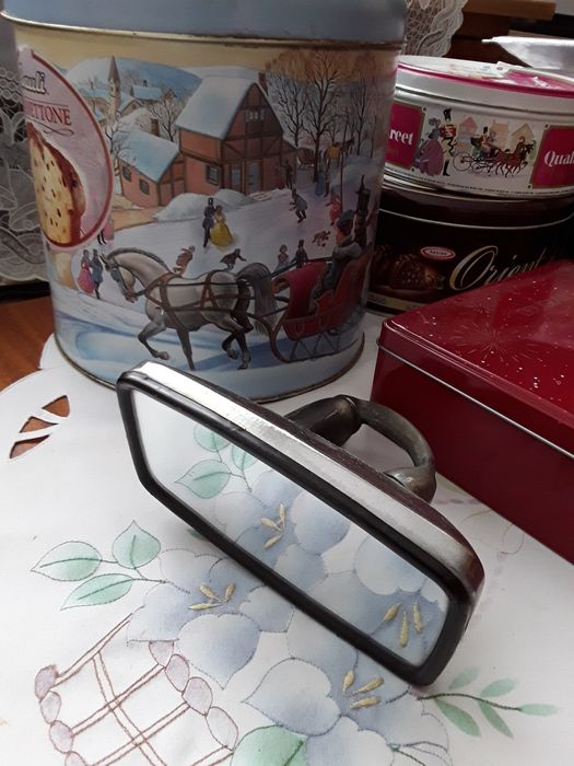 Огледало за автомобил