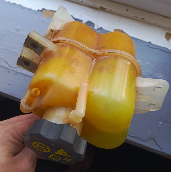 Расширительный бачок антифриза Спарк 1л