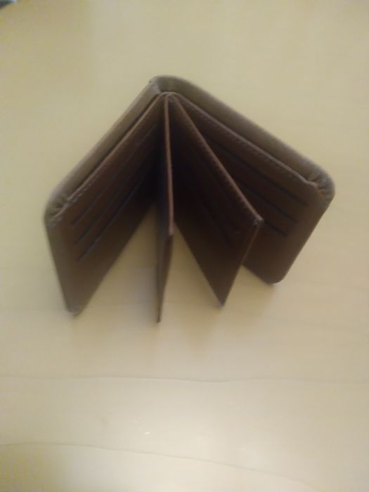 Продам кожаный партмане.