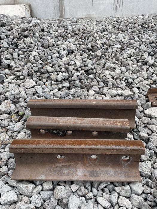 Рельс на наковальню