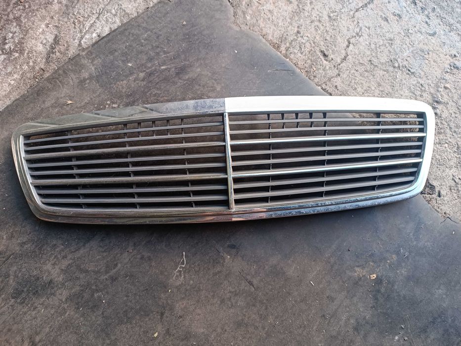 Предна решетка мерцедес C class