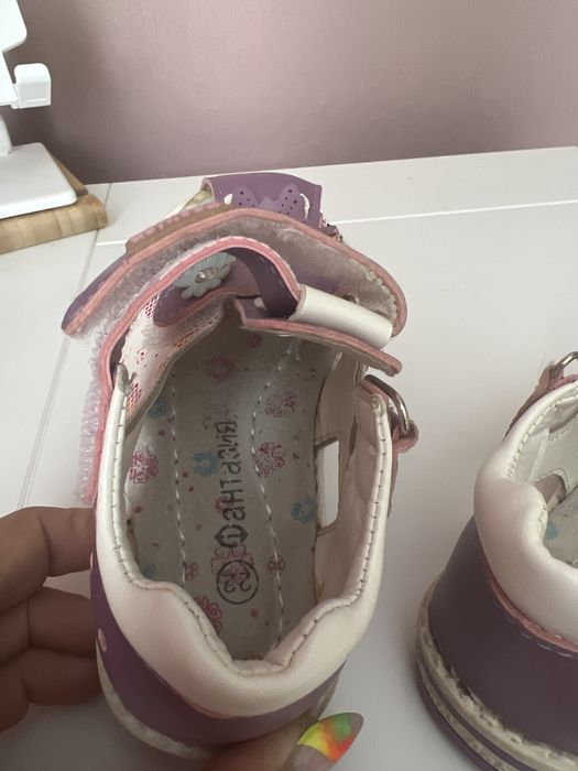 Продам сандалии детские