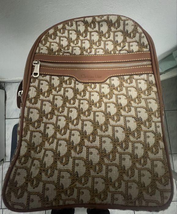 Ruksak in nuante de maro brodat cu auriu