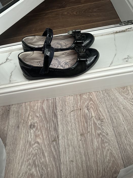 Продам детскую обувь