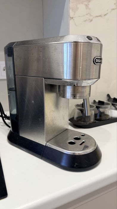 Кофеварка Delonghi