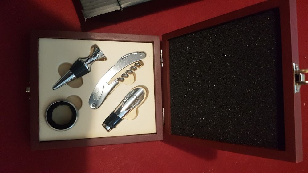 Vand set cadou desfacator vin