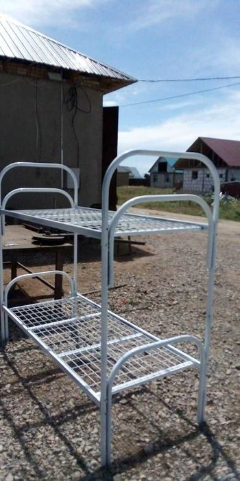 Двухярусная кровать