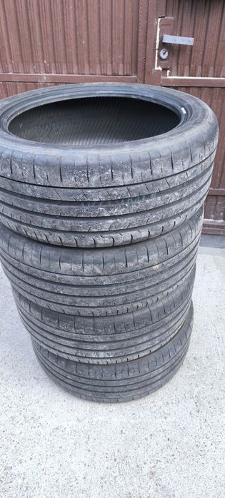225/45 R17, DOT 19- Toyo