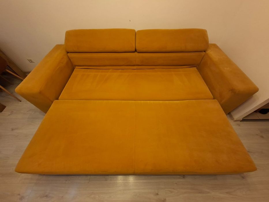 De vanzare canapea extensibila 3 persoane