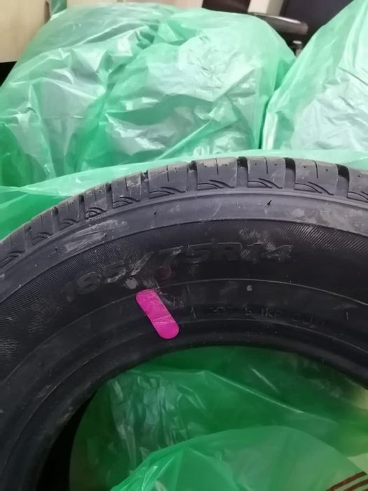 Продам комплект летних шин