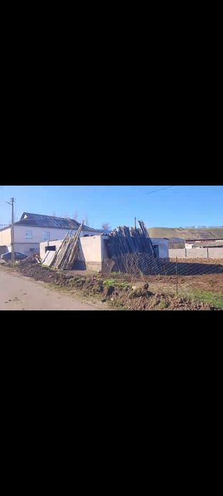 Бустонлик туманида участка сотилади
