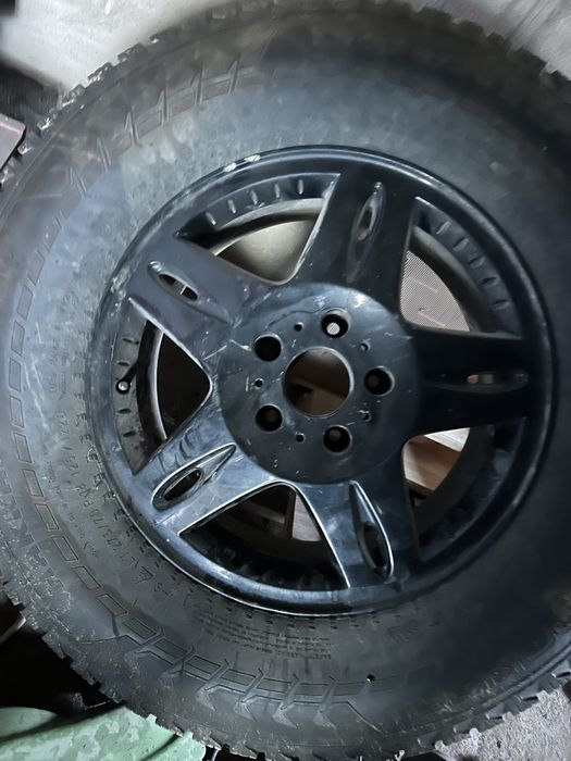 Шины 275/70/18..