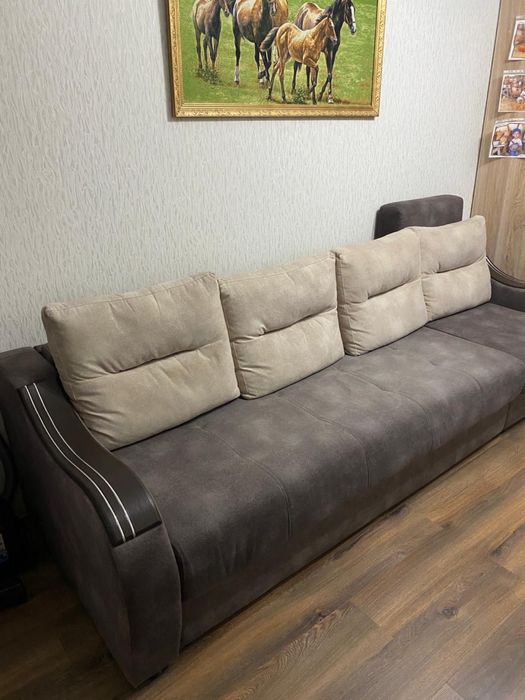 Продается диван (делается угловым)