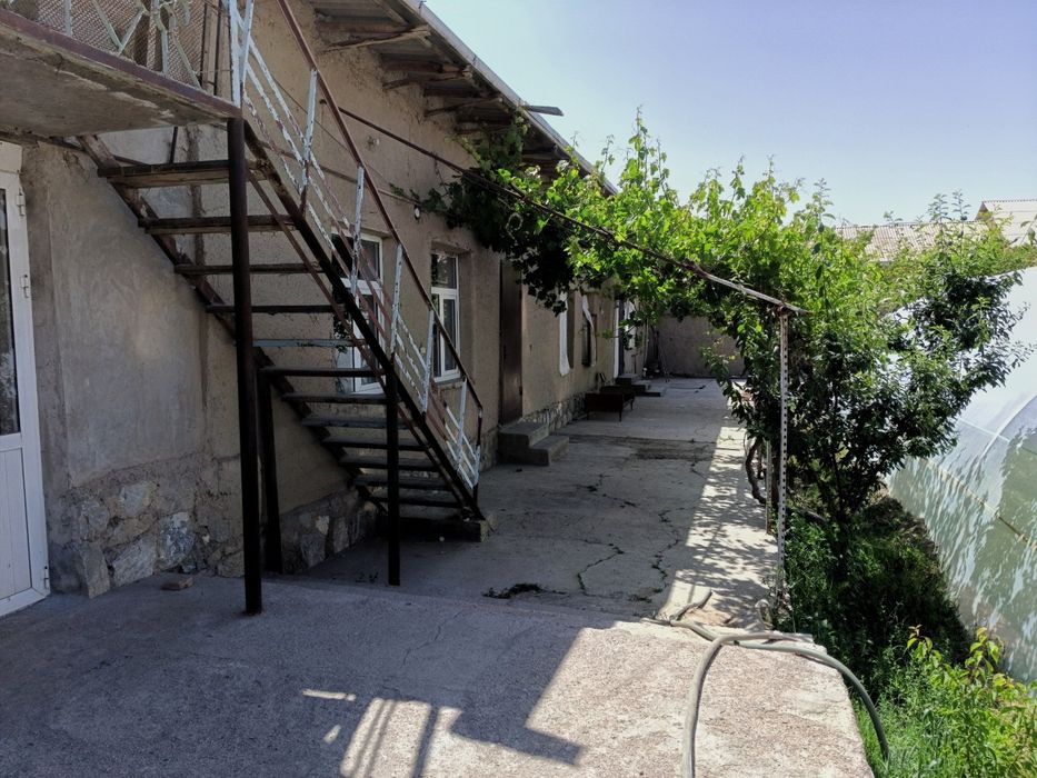 Hovli sotiladi Navoiy shahar