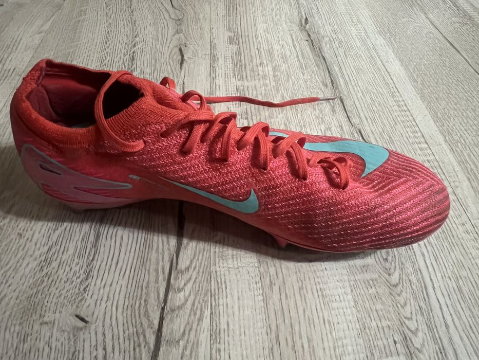 Adisasi Nike fotbal Mercurial