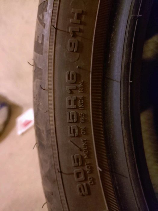 4 броя зимни гуми Good year 205/55R16