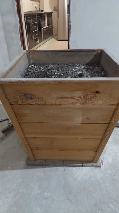 Деревянный кашпо