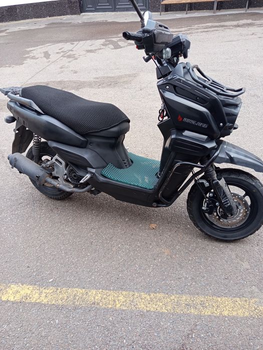 Srochni Skuter sotiladi.