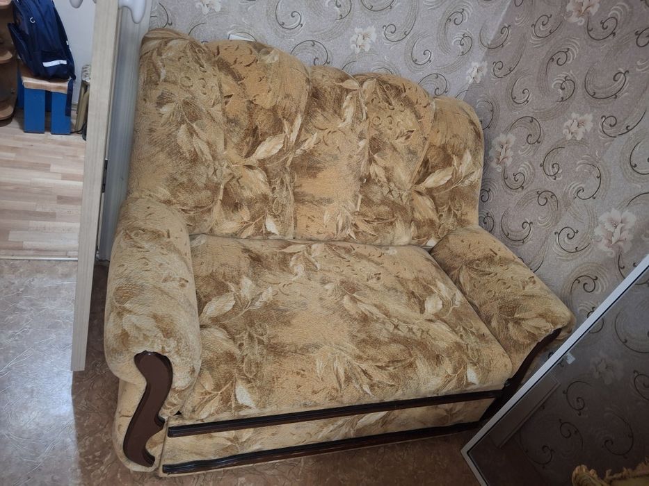Отдам диван с ящиком