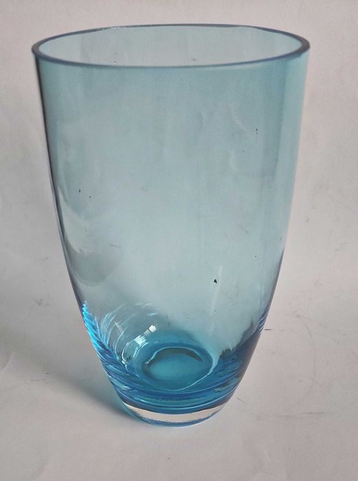 Ваза и свещник от цветно стъкло