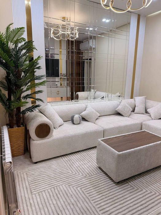 Продаётся 2-комнатная квартира в 4-ком  планировке Бузбазар /м.БИЮ