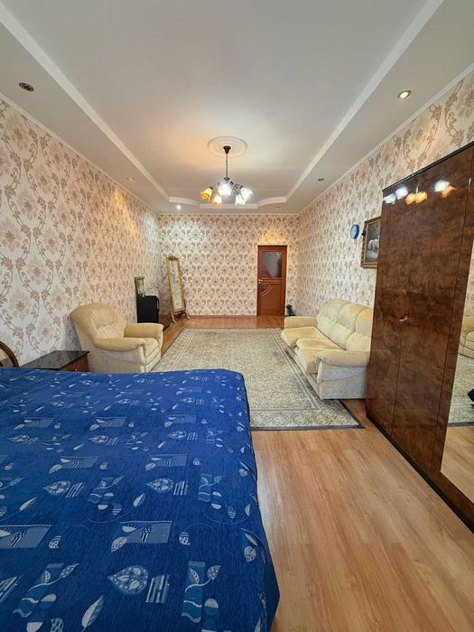 Продаётся 3-х уровневый дом, в микрорайоне Самал.
